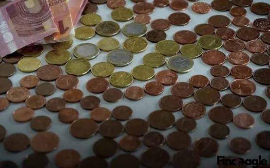 Investing in Emerging Markets: Risks & Golden Opportunities